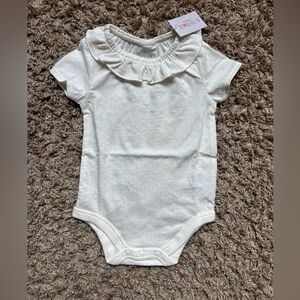 NWT Girl’s Garanimals Ruffle Top Onesie; Size 3-6 mos; Off White/Cream/Ivory